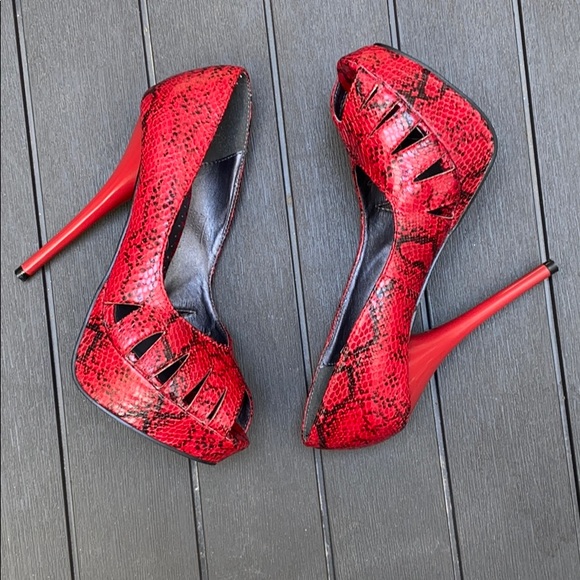 ❤️❤️Snake Skin Open Toe Pumps❤️❤️ - Picture 3 of 6